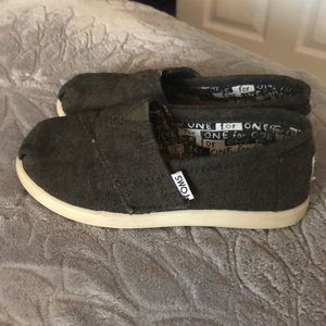 Toms - size T9